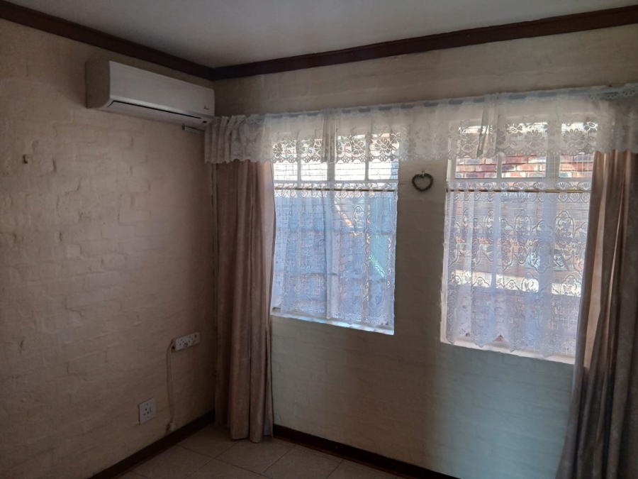 2 Bedroom Property for Sale in Pentagon Park Free State
